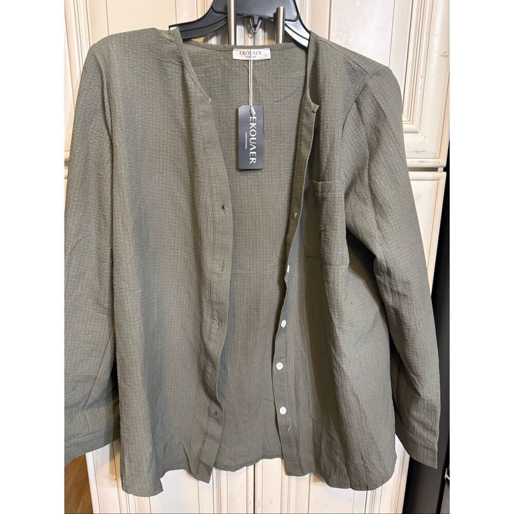 NWT Ekouaer Women's Textured Long Sleeve Button-Up Shirt Sage Green Size Small